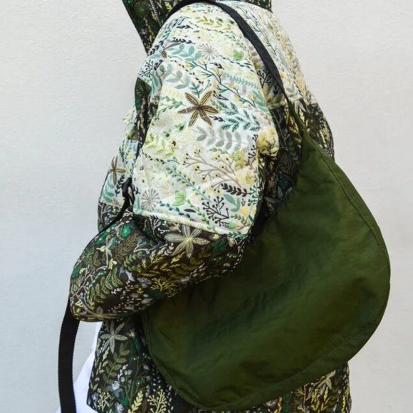 NWT Baggu Crescent Bag Medium - Bay Laurel - Picture 4 of 9